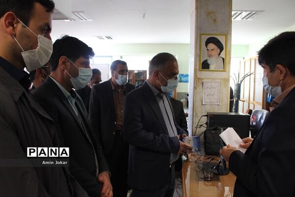 باز دید مدیرکل آموزش و پرورش فارس از حوزه های داخلی این اداره در اولین روز کاری