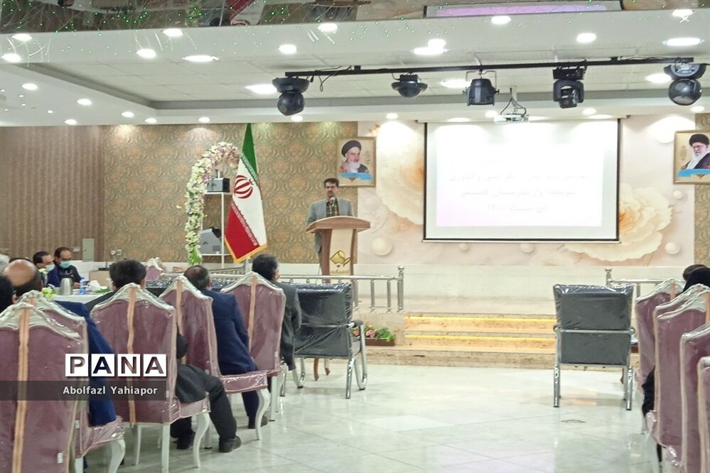 نشست هم‌اندیشی معاونان آموزشی اجرایی و فناوری متوسطه اول