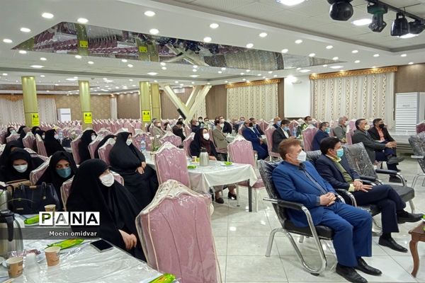 نشست هم‌اندیشی معاونان آموزشی اجرایی و فناوری متوسطه اول