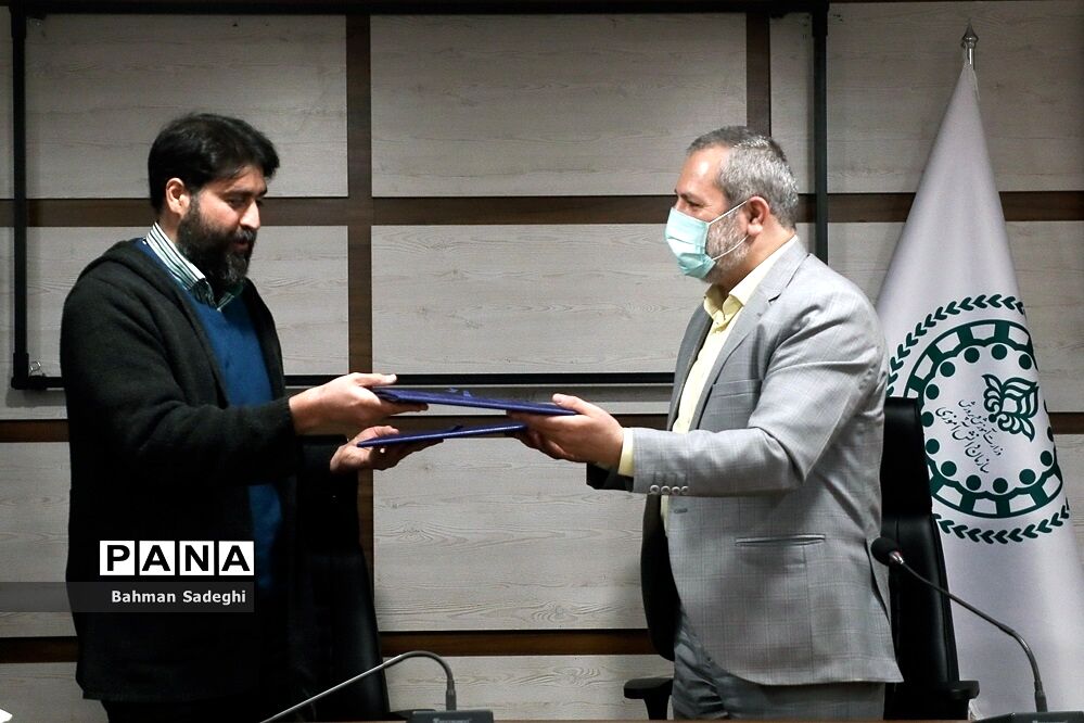 امضای تفاهم‌نامه همکاری مشترک بین سازمان دانش‌آموزی با عوامل فیلم مرد نقره‌ای