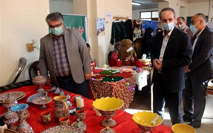 برگزاری نمایشگاه تولیدات مراکز یادگیری محلی در کانون شهید عفیفی رشت
