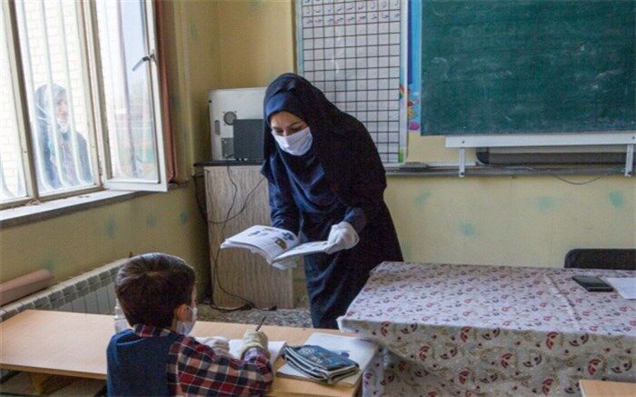 روایتی از معلم البرزی که علاوه بر تدریس، برای کارتن‌خوابها غذا تهیه می‌کرد