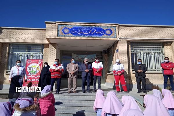 برگزاری مانور زلزله و ایمنی با شعار ایرانی آماده در شهرضا