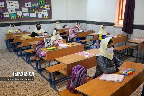 بازدید سرپرست مرکز امور بین‌الملل و مدارس خارج کشور وزارت آموزش و پرورش  از مدرسه باهنر بوشهر