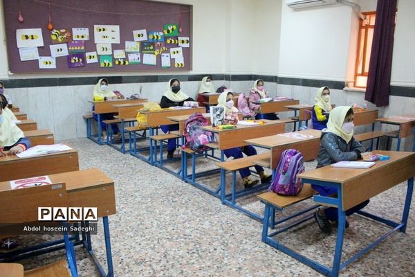 بازدید سرپرست مرکز امور بین‌الملل و مدارس خارج کشور وزارت آموزش و پرورش  از مدرسه باهنر بوشهر