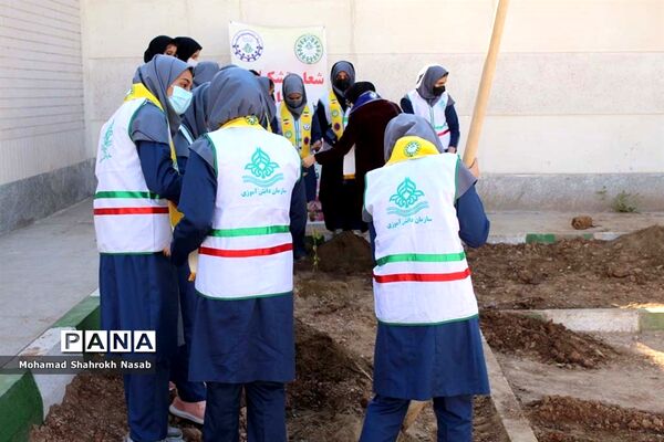برگزاری پویش نذر نهال در ناحیه یک اهواز