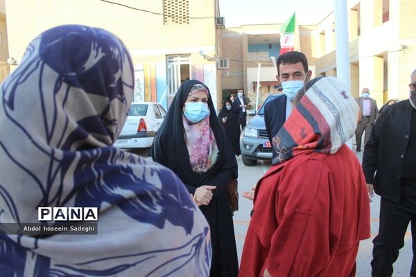 بازدید سرپرست مرکز امور بین‌الملل و مدارس خارج کشور وزارت آموزش و پرورش ازدبیرستان حجاب بوشهر