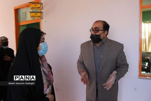 بازدید سرپرست مرکز امور بین‌الملل و مدارس خارج کشور وزارت آموزش و پرورش  از دبستان شهید حسن آیت محله تنگک بوشهر