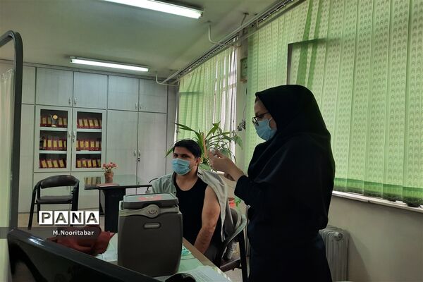 واکسیناسیون مرحله سوم کارکنان اداری آموزش و پرورش منطقه ۱۵