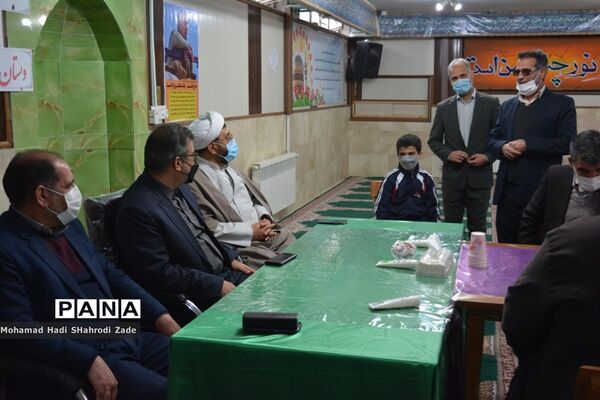 افتتاح زمین چمن مصنوعی در آموزشگاه شاهد رحیمی ناحیه یک مشهد