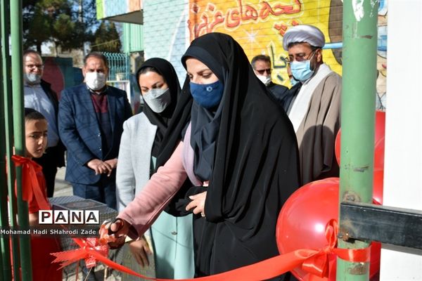 افتتاح زمین چمن مصنوعی در آموزشگاه شاهد رحیمی ناحیه یک مشهد