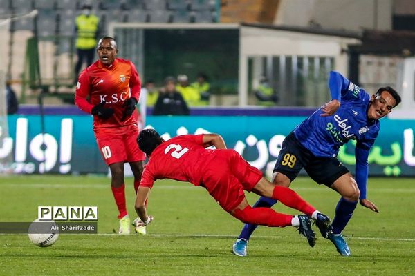 دیدار تیم‌های استقلال و فولاد خوزستان