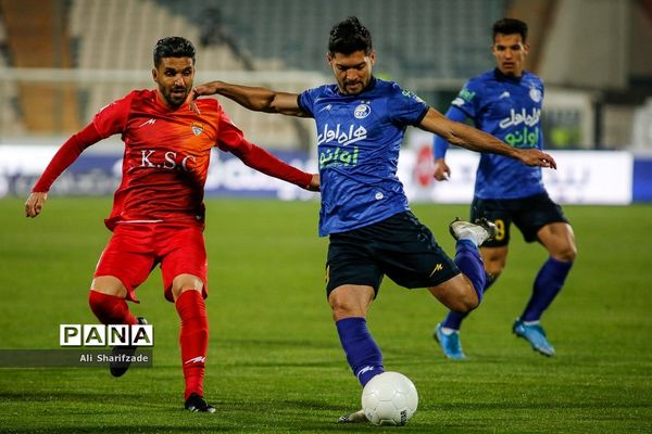 دیدار تیم‌های استقلال و فولاد خوزستان
