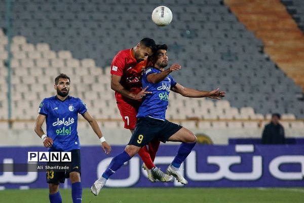 دیدار تیم‌های استقلال و فولاد خوزستان