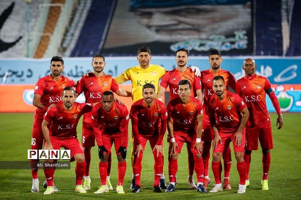 دیدار تیم‌های استقلال و فولاد خوزستان