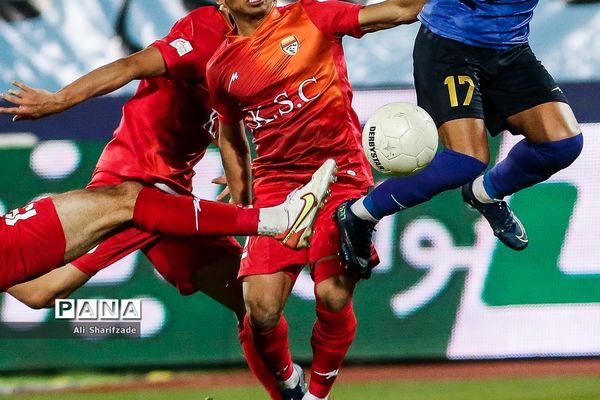 دیدار تیم‌های استقلال و فولاد خوزستان