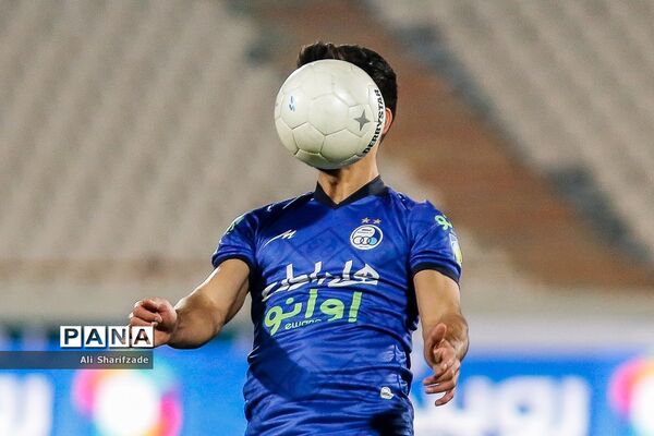 دیدار تیم‌های استقلال و فولاد خوزستان