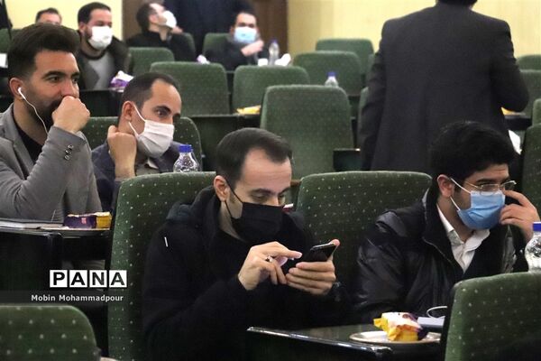 نشست صمیمی استاندار آذربایجان شرقی با اهالی رسانه