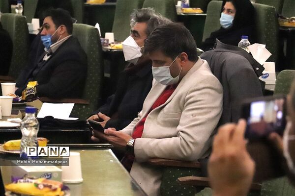 نشست صمیمی استاندار آذربایجان شرقی با اهالی رسانه