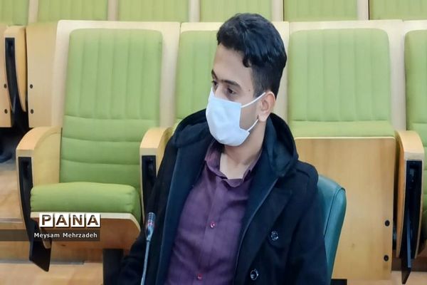 نشست هم‌اندیشی مشاور امور جوانان استاندار بوشهر با نخبگان تشکل‌های دانش‌آموزی