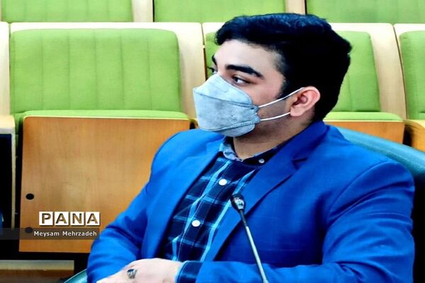 نشست هم‌اندیشی مشاور امور جوانان استاندار بوشهر با نخبگان تشکل‌های دانش‌آموزی
