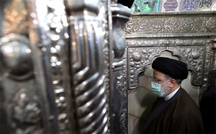 آیت‌الله رئیسی حرم حضرت معصومه (س) را زیارت کرد