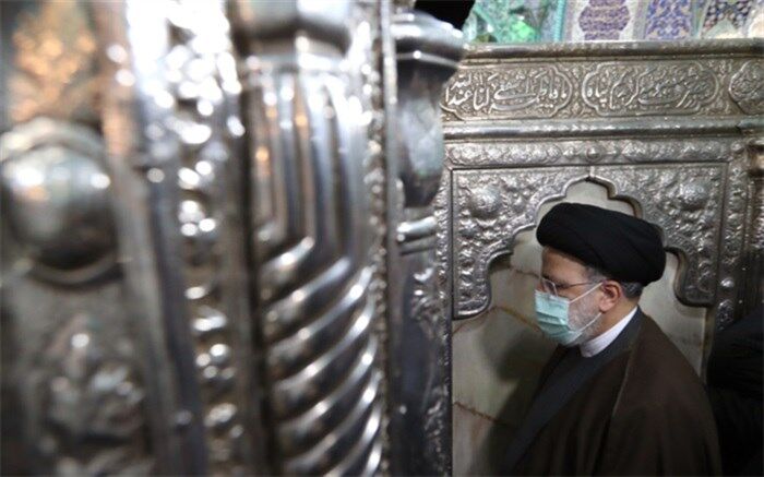 آیت‌الله رئیسی حرم حضرت معصومه (س) را زیارت کرد