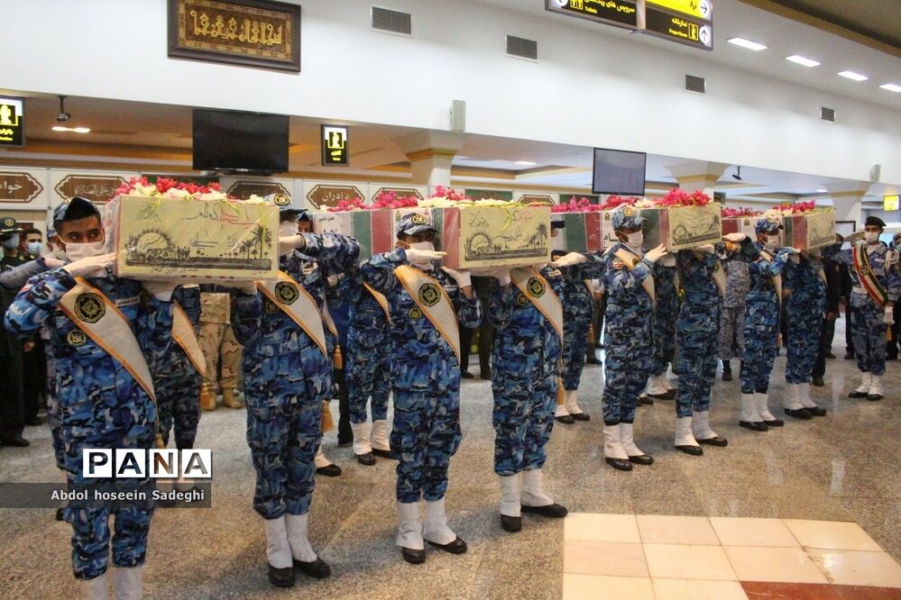 استقبال از پیکر شهیدان گمنام در بوشهر
