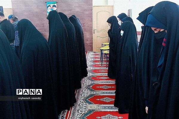 مراسم سالگرد شهید قاسم سلیمانی  و ایام فاطمیه در مدرسه حضرت زهرا (س) وادان دماوند