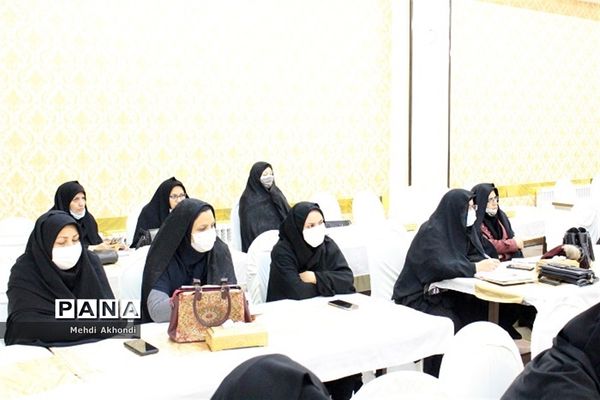 کارگاه آموزشی بازمهندسی و تجلیل از مربیان برتر تشکیلات پیشتازان شهرستان بافق