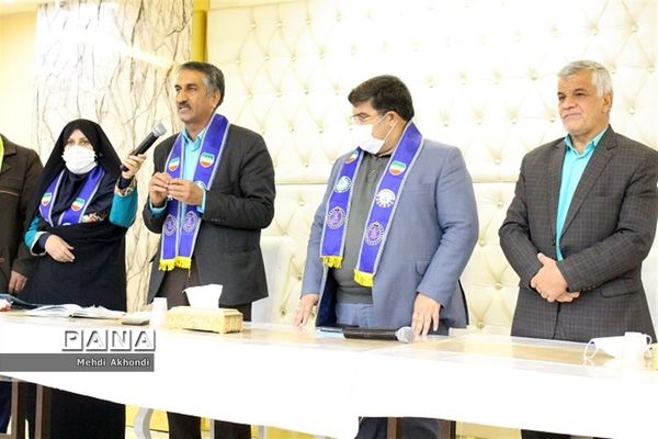 کارگاه آموزشی بازمهندسی و تجلیل از مربیان برتر تشکیلات پیشتازان شهرستان بافق