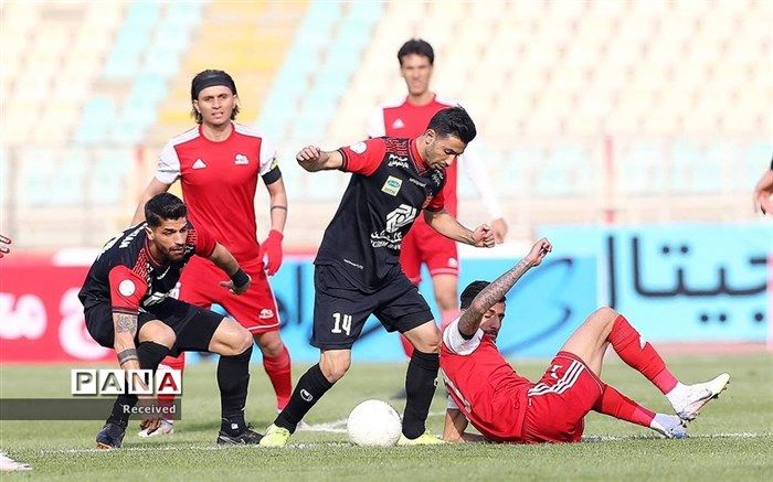 کاپیتان پرسپولیس بازی با تراکتور را از دست داد