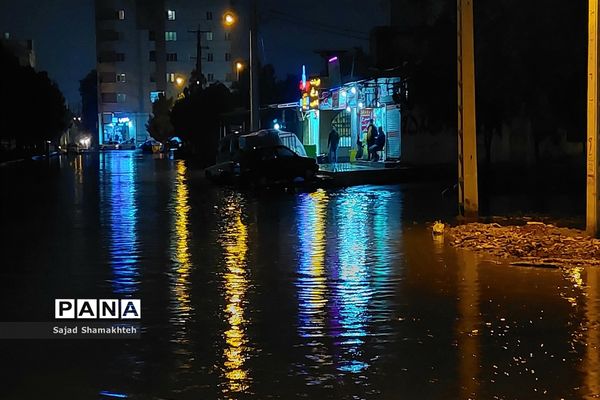 بارش‌های زمستانی و آغاز آبگرفتگی معابر در اهواز