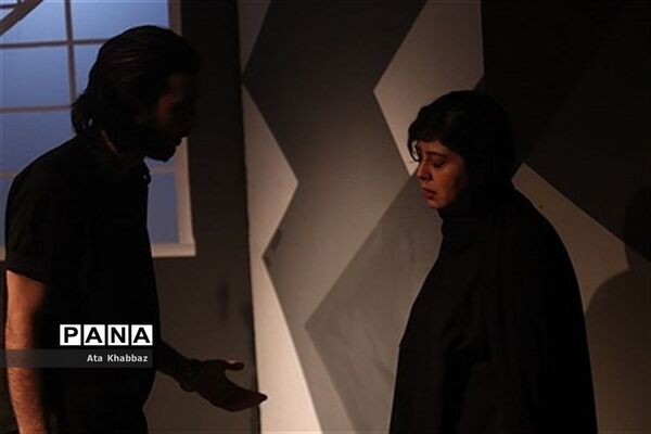 اجرای نمایش «و چند داستان دیگر...»