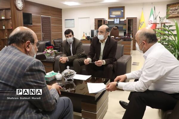 نشست مدیران شرکت گاز استان با نماینده قزوین