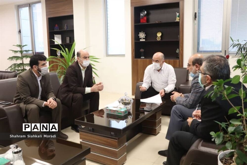 نشست مدیران شرکت گاز استان با نماینده قزوین