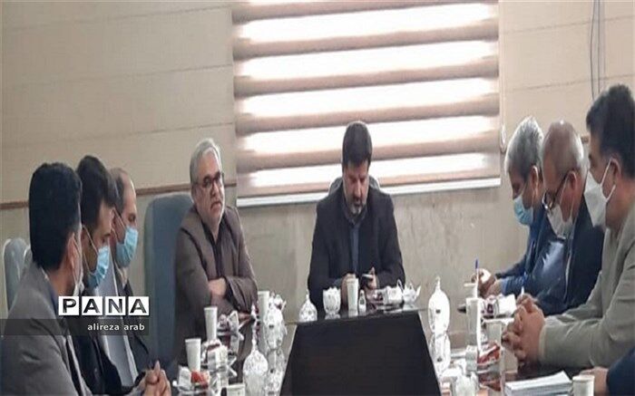 وزیر آموزش، عقل و وزیر پرورش، دل است