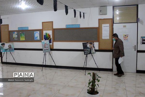 نمایشگاه عکس شهید سپهبد حاج قاسم سلیمانی در اداره‌کل آموزش و پرورش استان بوشهر