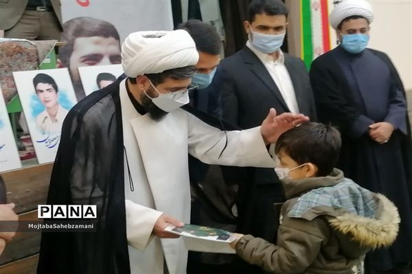 شب شعر آیینی سلسله شهادت در کانون فرهنگی تربیتی لقمان