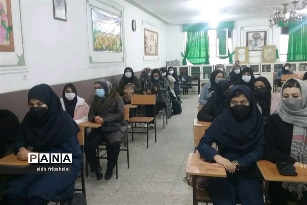 جلسه آموزش خانواده با موضوع هدایت تحصیلی