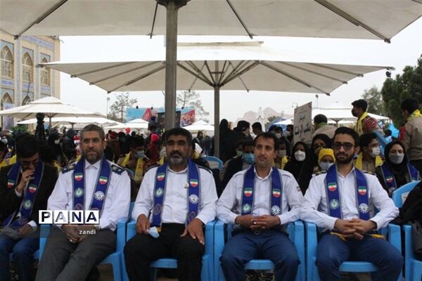 حضور تشکلات دانش‌آموزی در گلزار شهدا کرمان