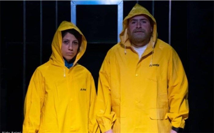 محمد معتضدی و سمن قناد روی صحنه تماشاخانه انتظامی می‌روند
