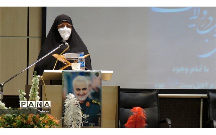 ما به عنوان مربیان تعلیم و تربیت باید شهید سلیمانی‌ها را پرورش دهیم