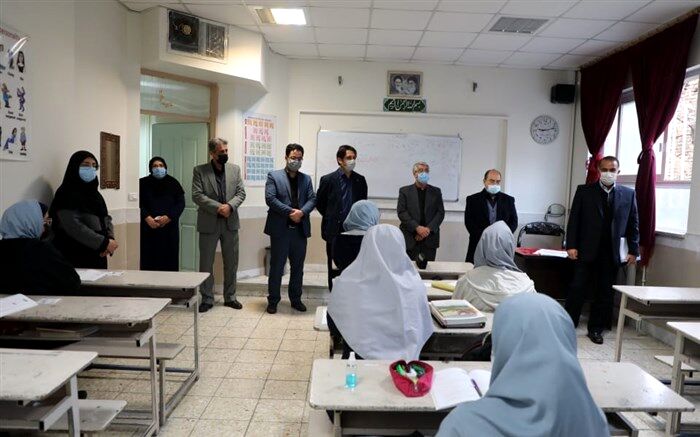 بازدید مدیرکل سنجش وزارت آموزش و پرورش از مدارس ناحیه 2 مشهد