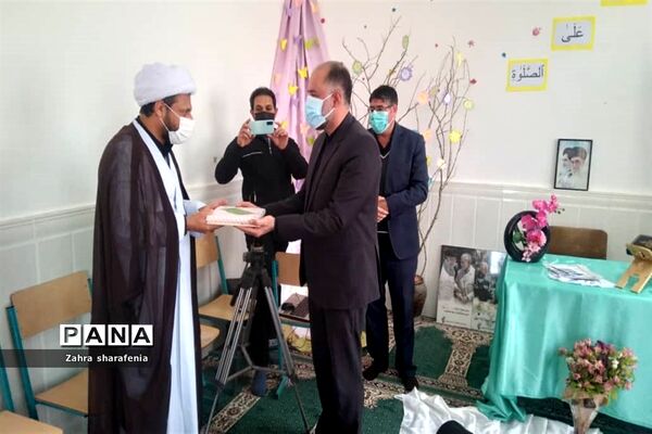 مراسم پیش اجلاسیه نماز در آموزشگاه هانیه سماعی جوادآباد
