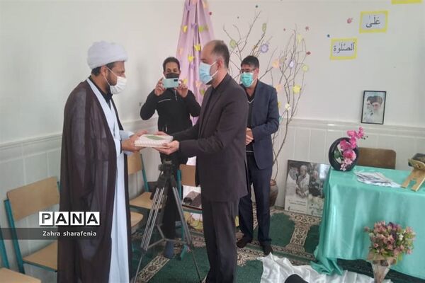 مراسم پیش اجلاسیه نماز در آموزشگاه هانیه سماعی جوادآباد