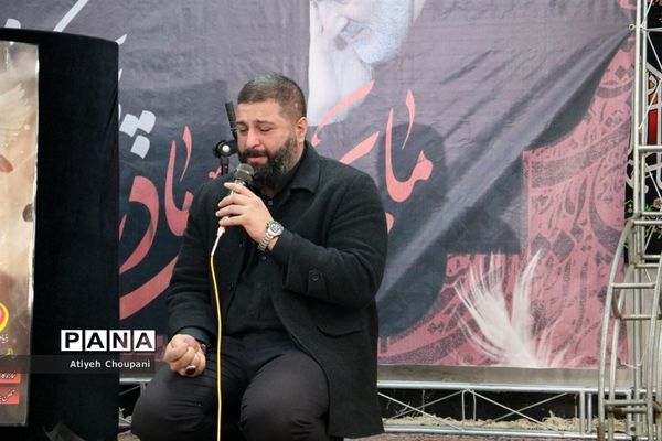 آیین بزرگداشت شهید حاج قاسم سلیمانی در خیریه آبشار عاطفه‌ها منطقه ۱۴