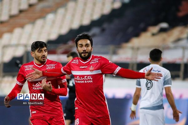 دیدار تیم های پرسپولیس و تراکتورسازی
