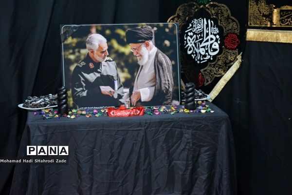 برگزاری مجلس یادبود شهید دلها حاج قاسم سلیمانی در آموزش و پرورش ناحیه یک مشهد