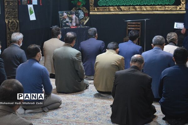 برگزاری مجلس یادبود شهید دلها حاج قاسم سلیمانی در آموزش و پرورش ناحیه یک مشهد